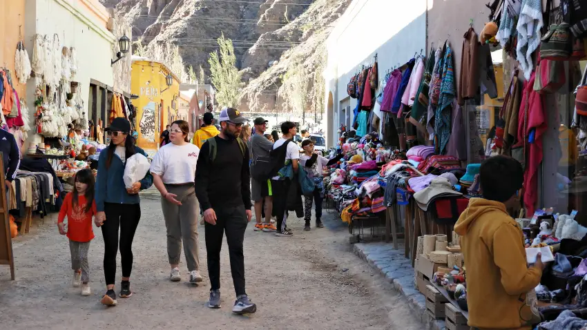 Turistas en Purmamarca