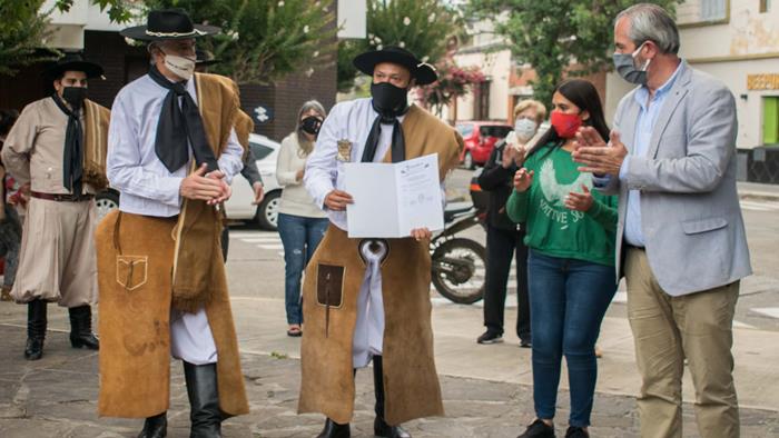 Entrega de Minuta a gauchos jujeños