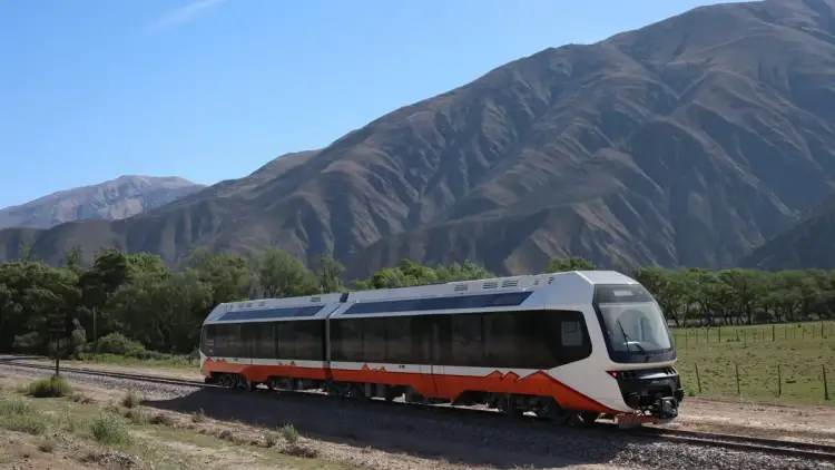 El Tren Solar de la Quebrada seguirá con las pruebas de vías