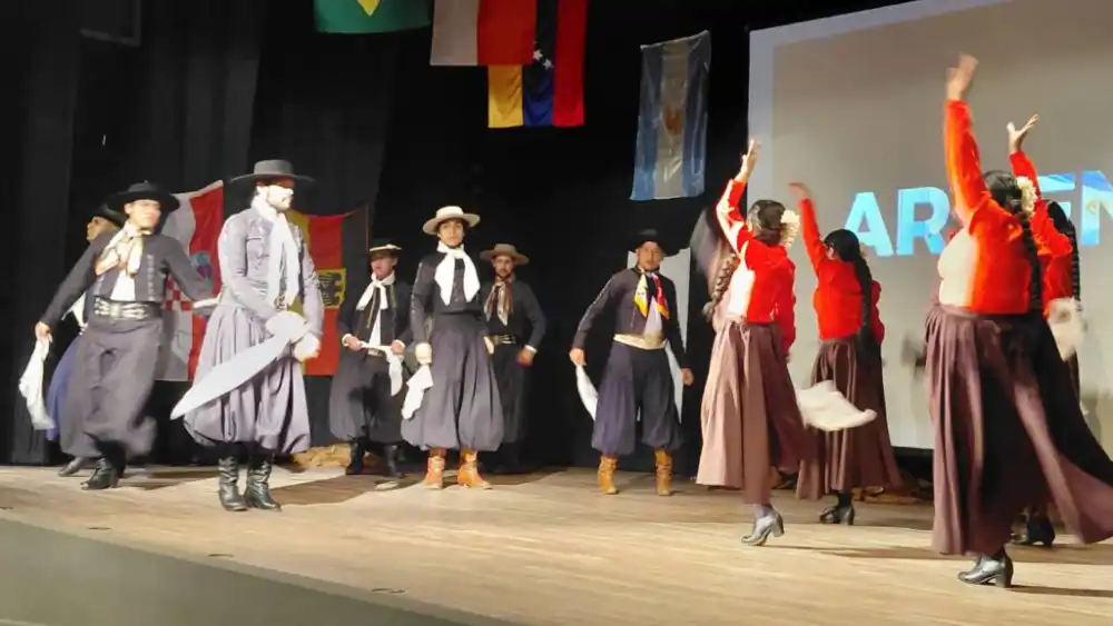 Con una gala multicultural, cerró la 8ª Fiesta de la Danza en San Salvador de Jujuy