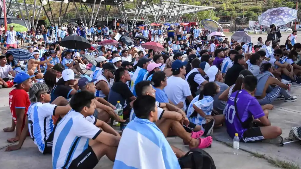 Pantalla gigante en la Ciudad Cultural para ver el partido de Argentina