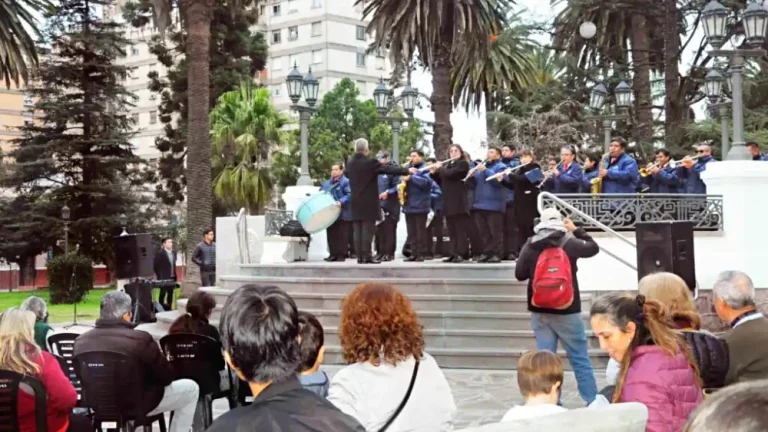 La música volvió a la Glorieta: lanzaron un ciclo de conciertos gratuitos en Plaza Belgrano