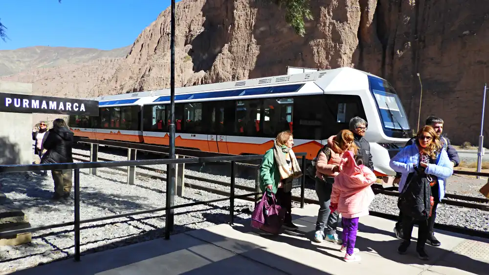 Lanzan el Tren del Vino: una nueva experiencia para descubrir los vinos de altura de Jujuy