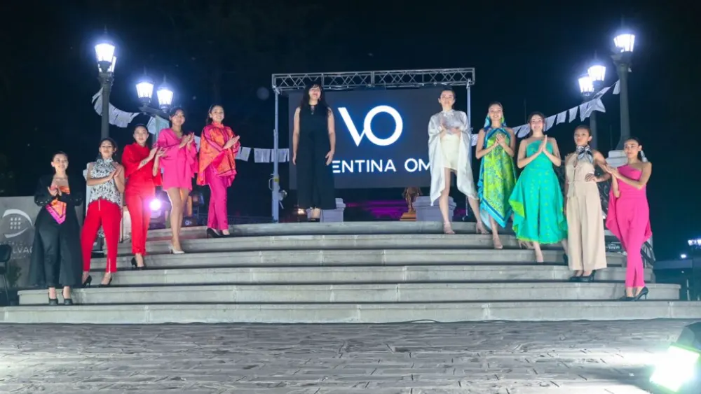 San Salvador Moda 2026 cerró su quinta edición con un desfile en Plaza Belgrano